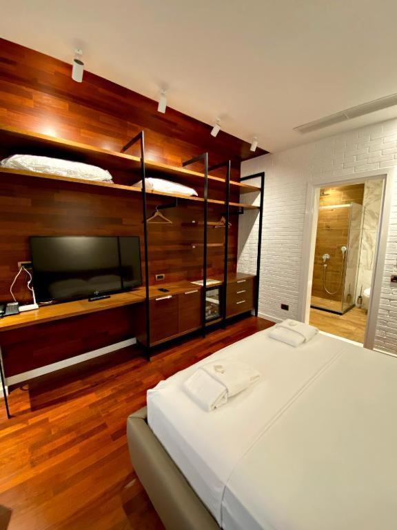 Crown Boutique Hotel Durrës Buitenkant foto