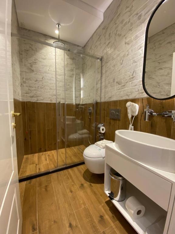 Crown Boutique Hotel Durrës Buitenkant foto