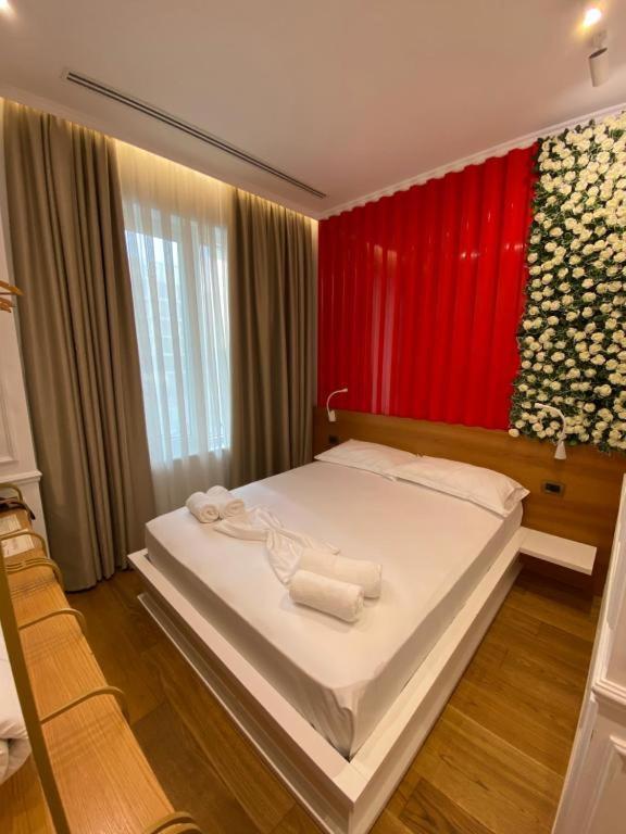 Crown Boutique Hotel Durrës Buitenkant foto