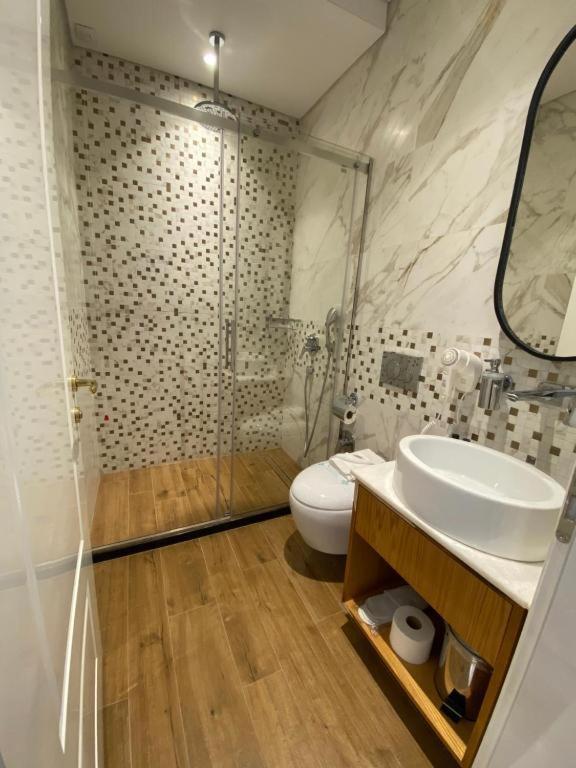 Crown Boutique Hotel Durrës Buitenkant foto