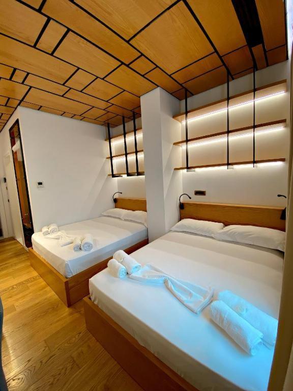 Crown Boutique Hotel Durrës Buitenkant foto