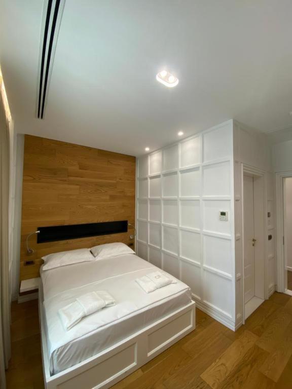 Crown Boutique Hotel Durrës Buitenkant foto