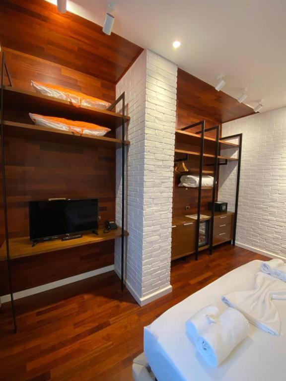 Crown Boutique Hotel Durrës Buitenkant foto